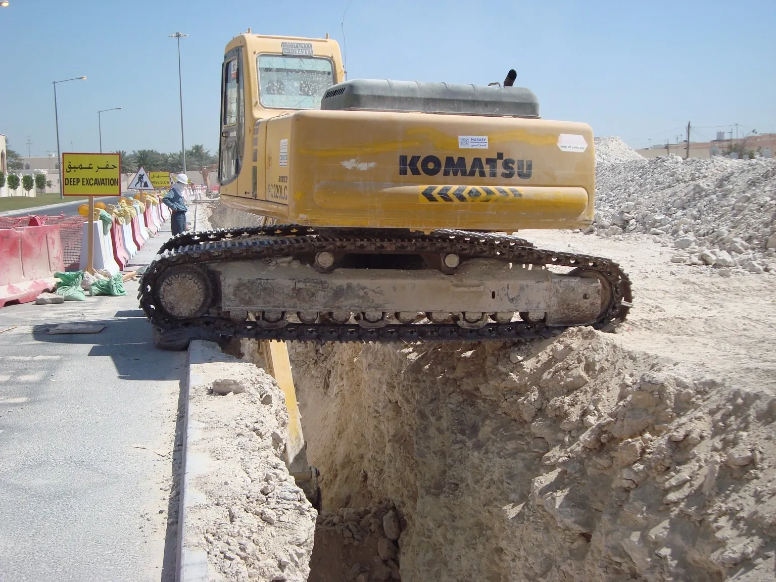 Trench excavation for utility networks, Qatar