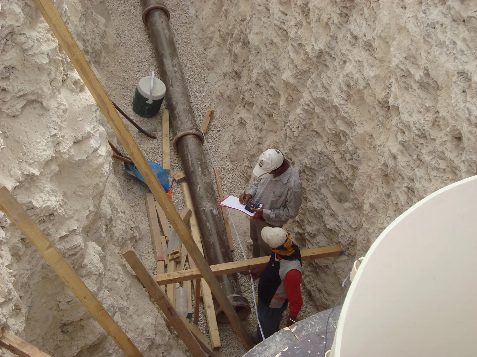 حفر خنادق لشبكات الخدمات، قطر
