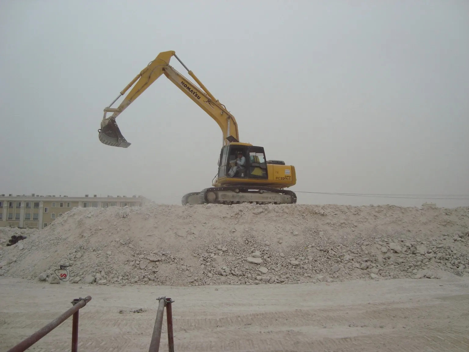 حفر خنادق لشبكات الخدمات، قطر
